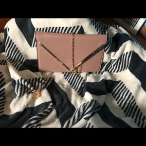Tan clutch / crossbody
